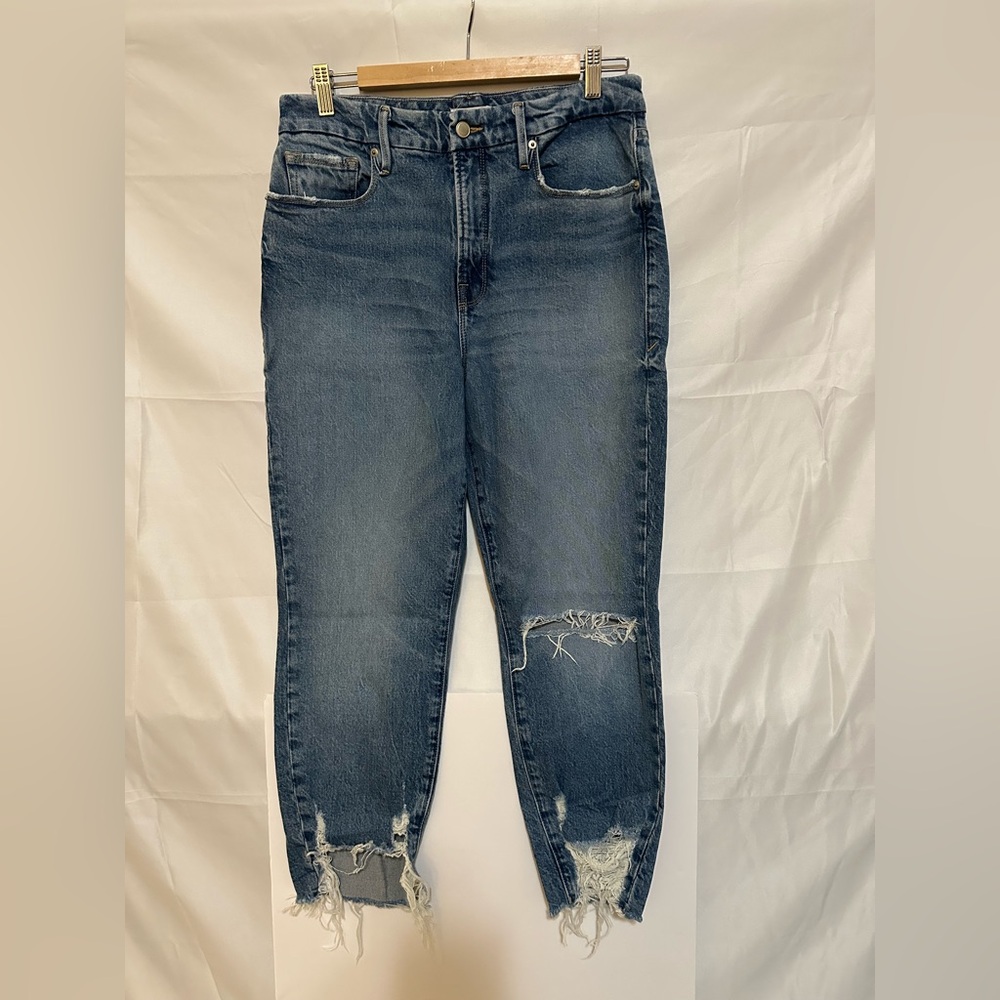 Good American Distressed Ankle Jeans in Medium Blue